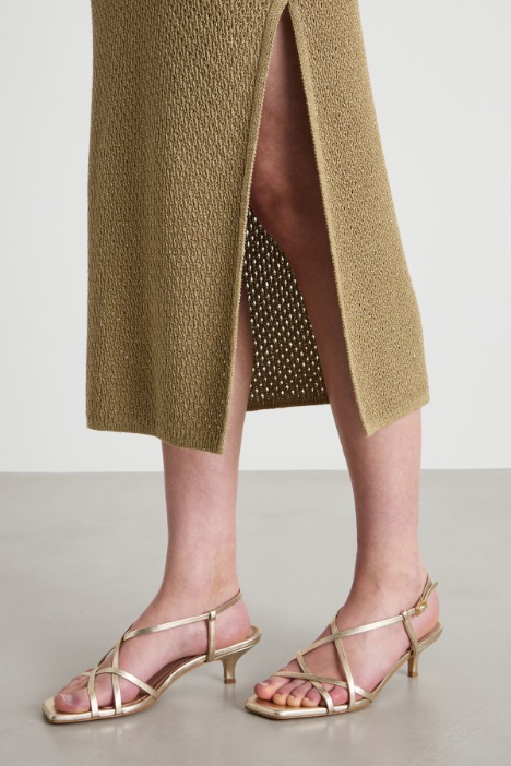 Gonna a punto traforato