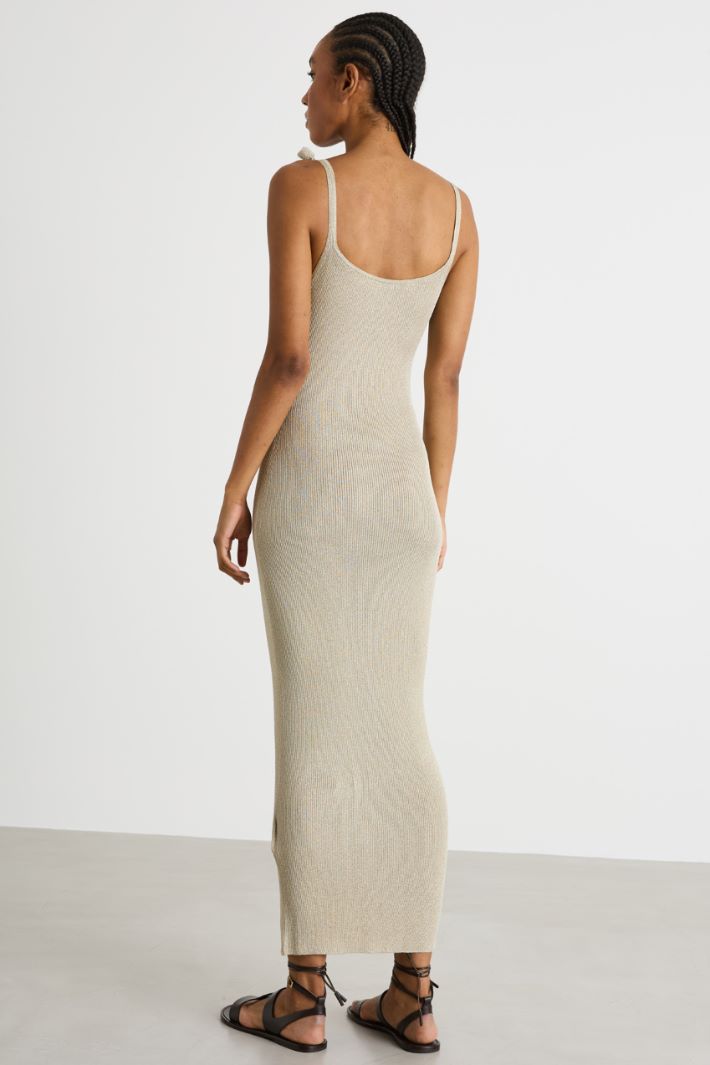 Long dress with floral brooches Intrend - 4