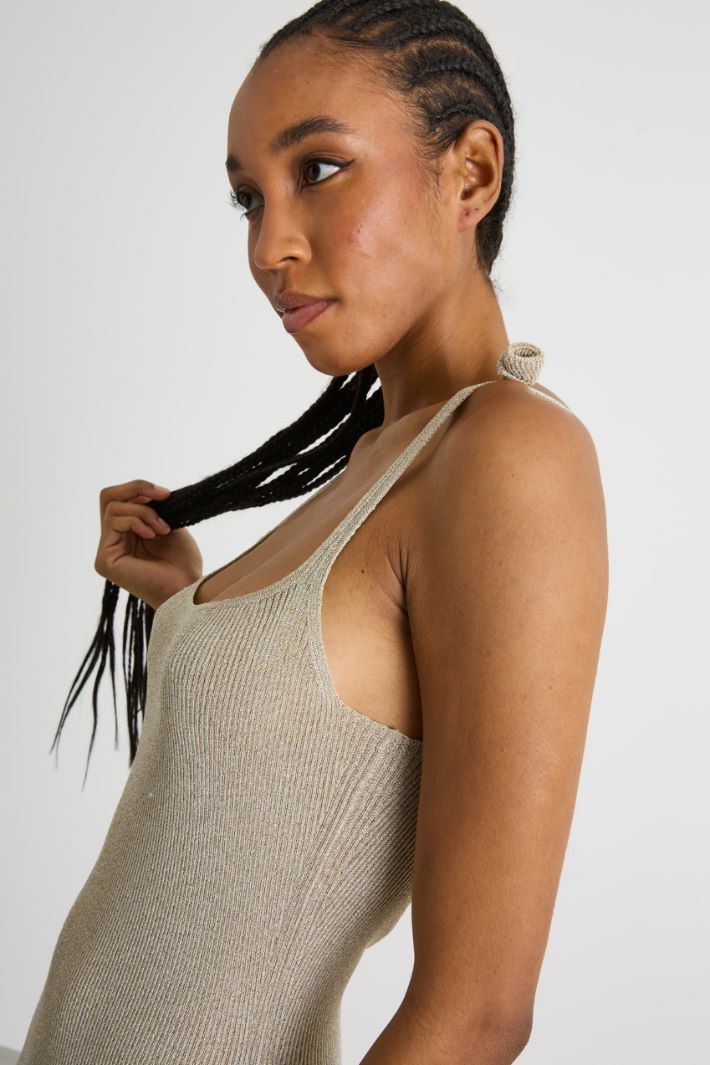 Long dress with floral brooches Intrend - 3