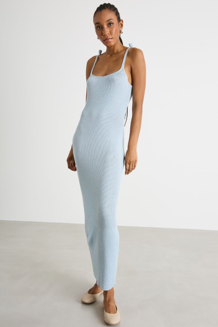 Long dress with floral brooches Intrend - 2