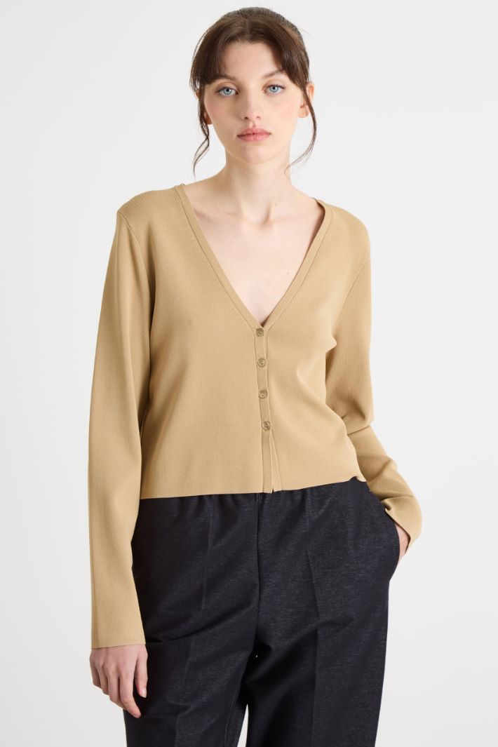 Straight-Cut V-Neck Cardigan Intrend - 2