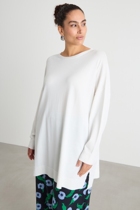 Oversized jumper with side slits Intrend