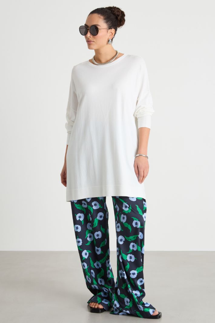 Oversized jumper with side slits Intrend