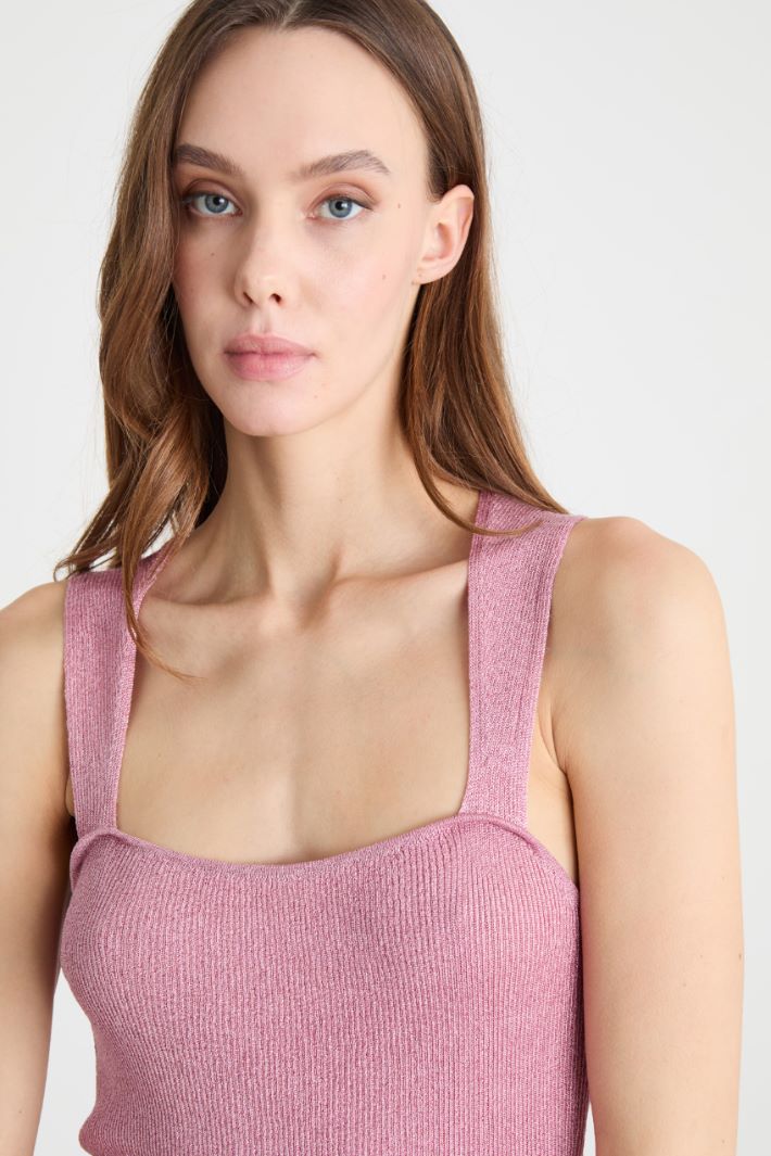 Fitted laminated-knit top Intrend - 3