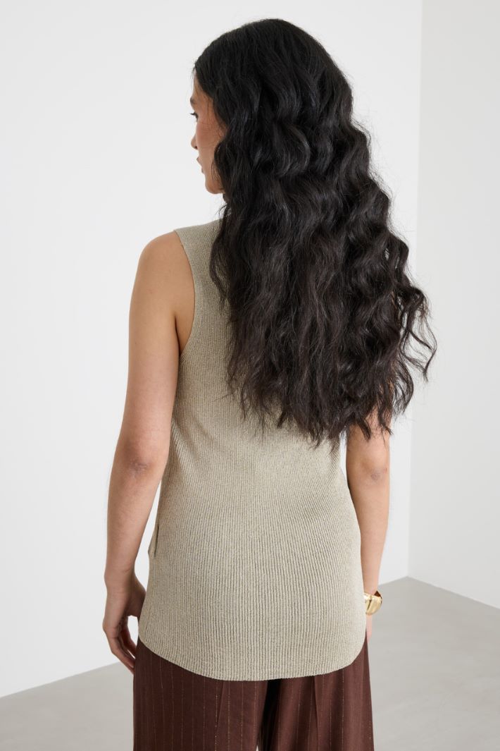 Fitted laminated-knit top Intrend - 4