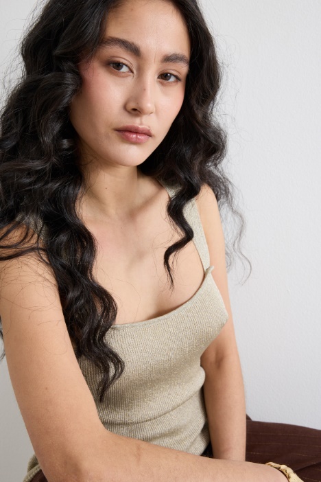 Top aderente in maglia laminata