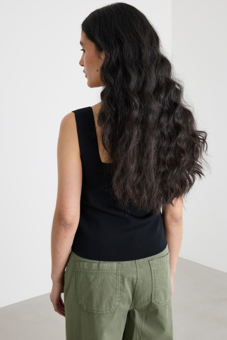 Top aderente in maglia