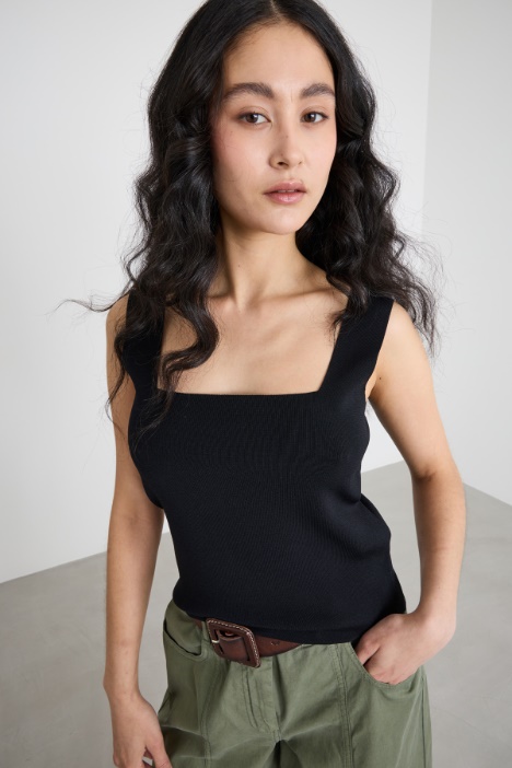 Top aderente in maglia