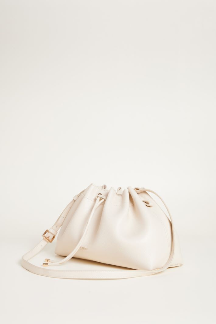 Ruched coated fabric bag Intrend - 2