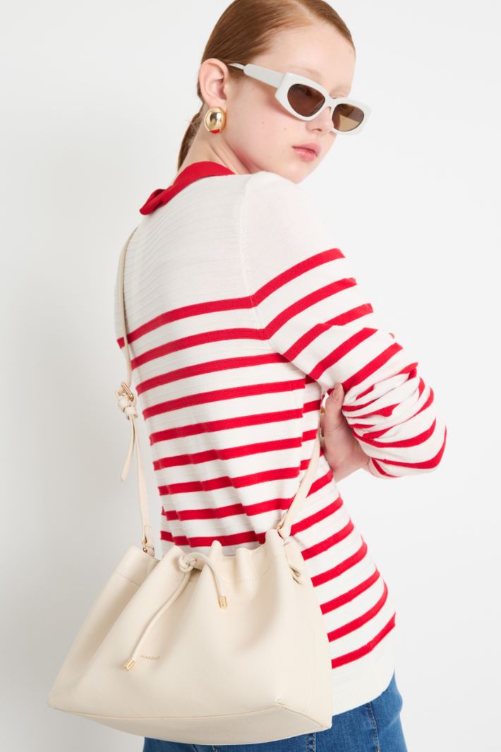 Ruched coated fabric bag Intrend - 5