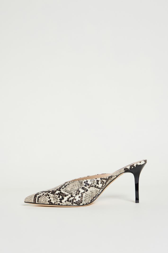 Python-print coated fabric mules Intrend - 3
