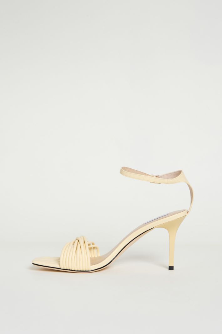 Twist-front sandals Intrend - 3