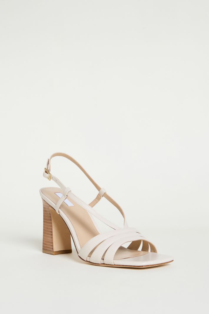 Strappy leather sandals Intrend - 2