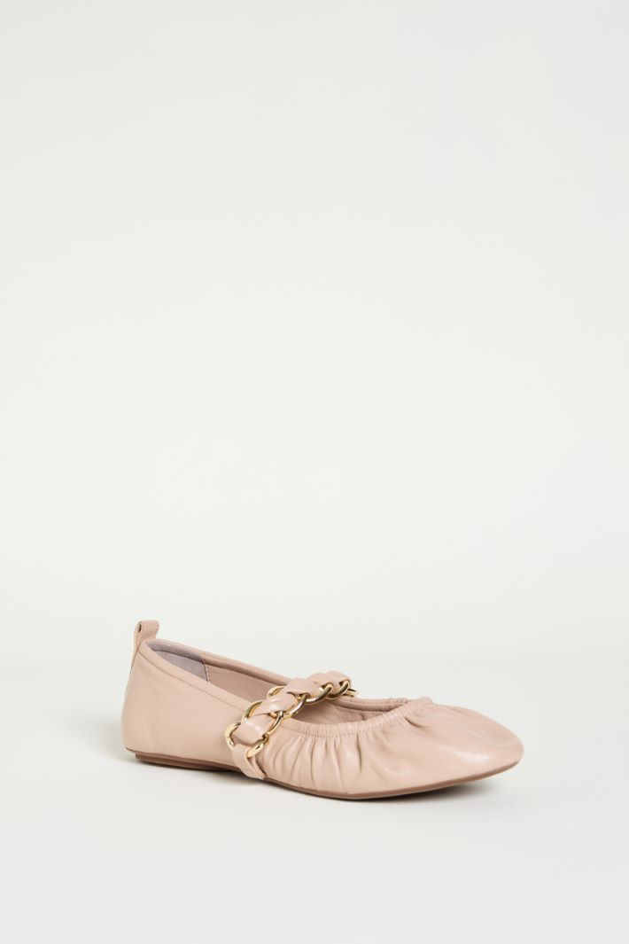 Nappa leather ballet flats with chain detail Intrend - 2