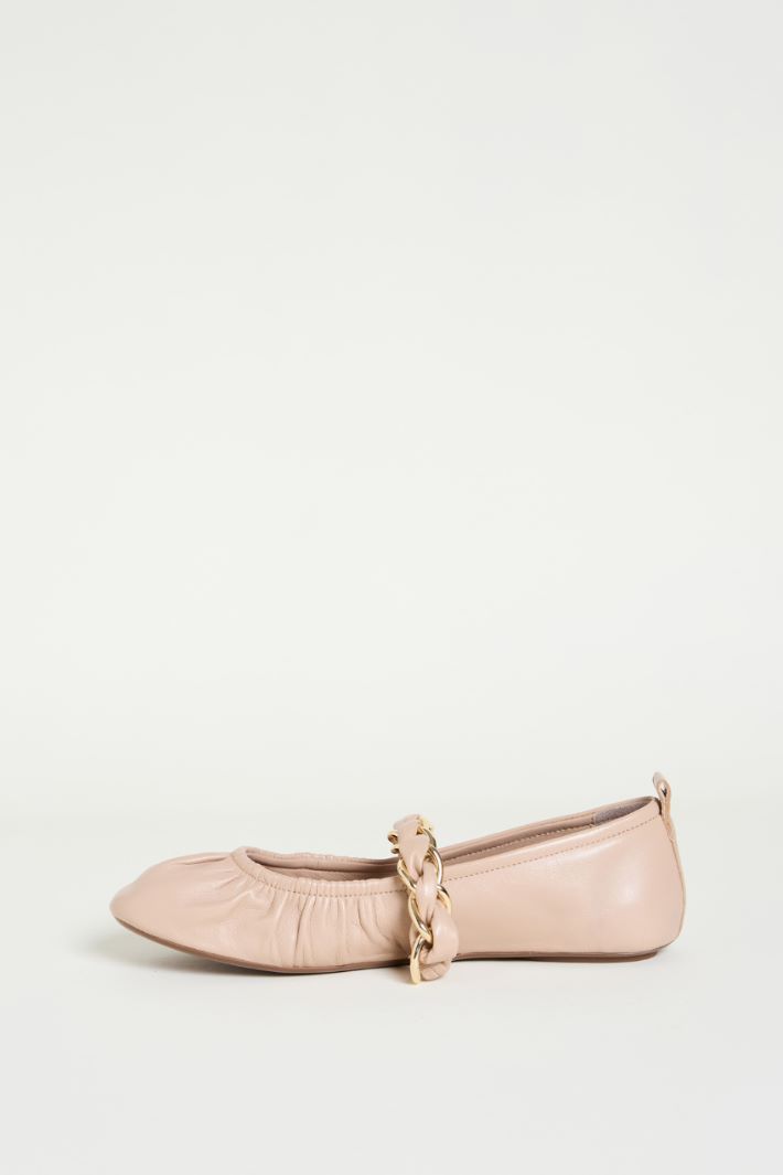 Nappa leather ballet flats with chain detail Intrend - 3