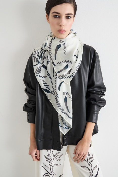 Floral-print stole Intrend