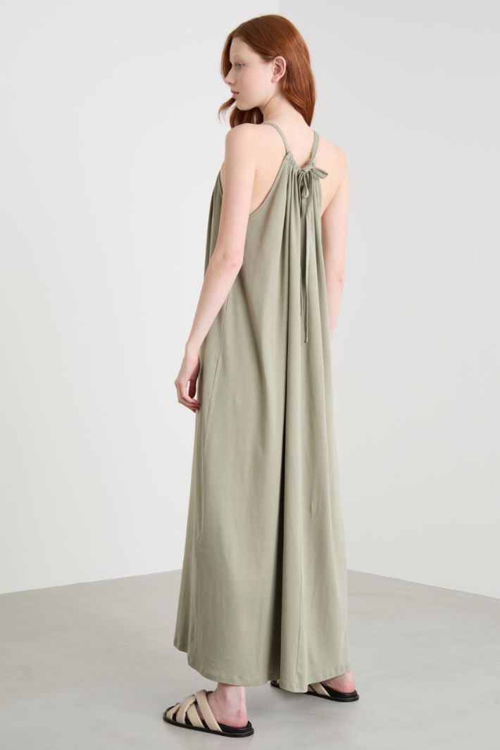 Halterneck maxi dress Intrend - 4