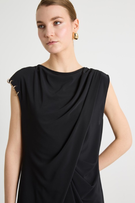 Abito corto con drappeggio