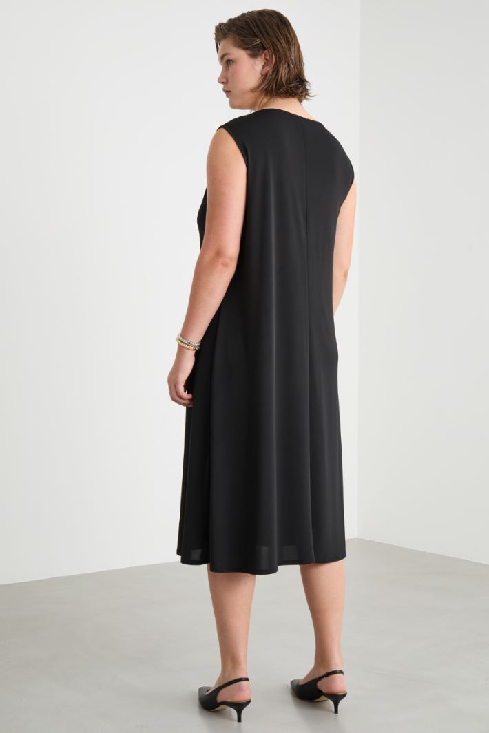 Twist-detail jersey dress Intrend - 4