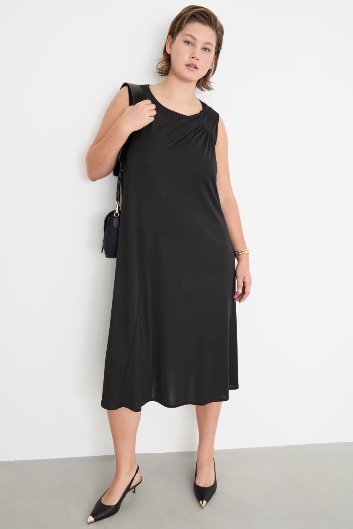 Twist-detail jersey dress Intrend - 2