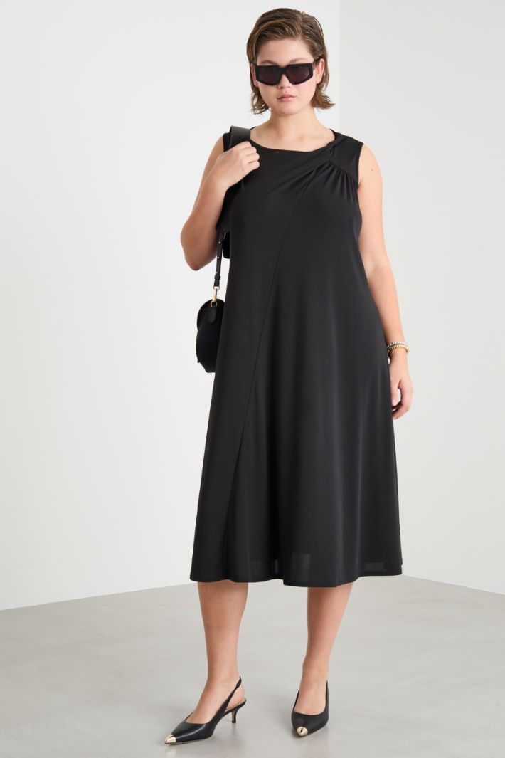 Twist-detail jersey dress Intrend