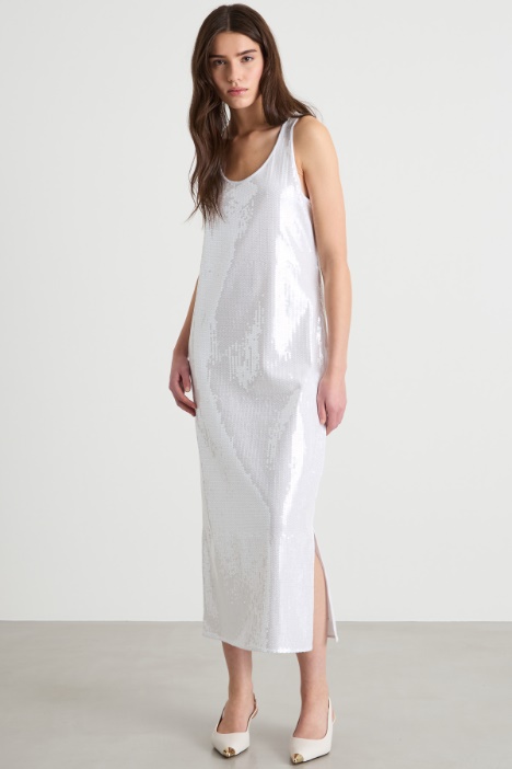 Abito con paillettes ricamate