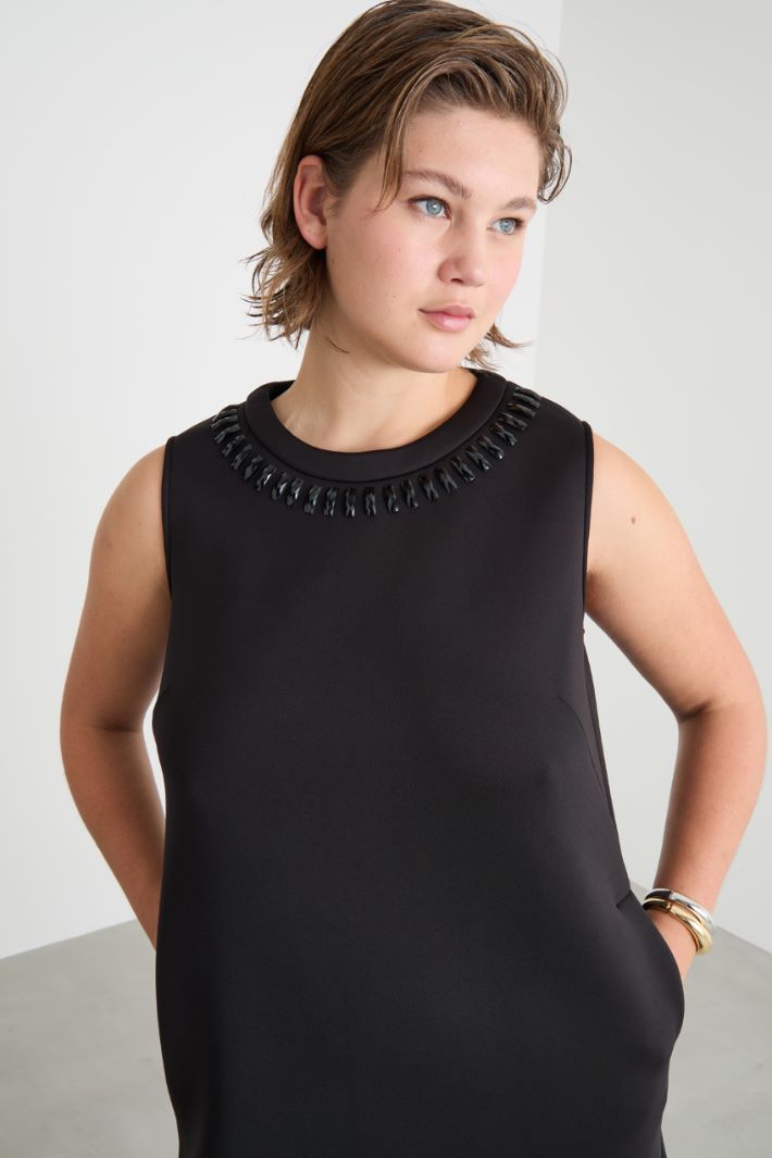 Rhinestone-trimmed dress Intrend - 3