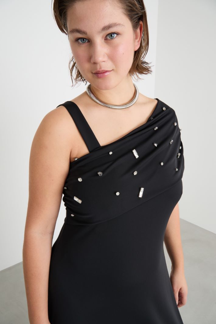 Embellished one-shoulder jersey dress Intrend - 3