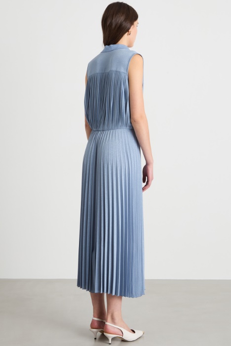 Vestido sin mangas con falda plisada