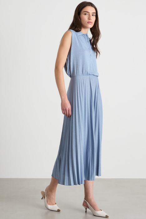 Vestido sin mangas con falda plisada