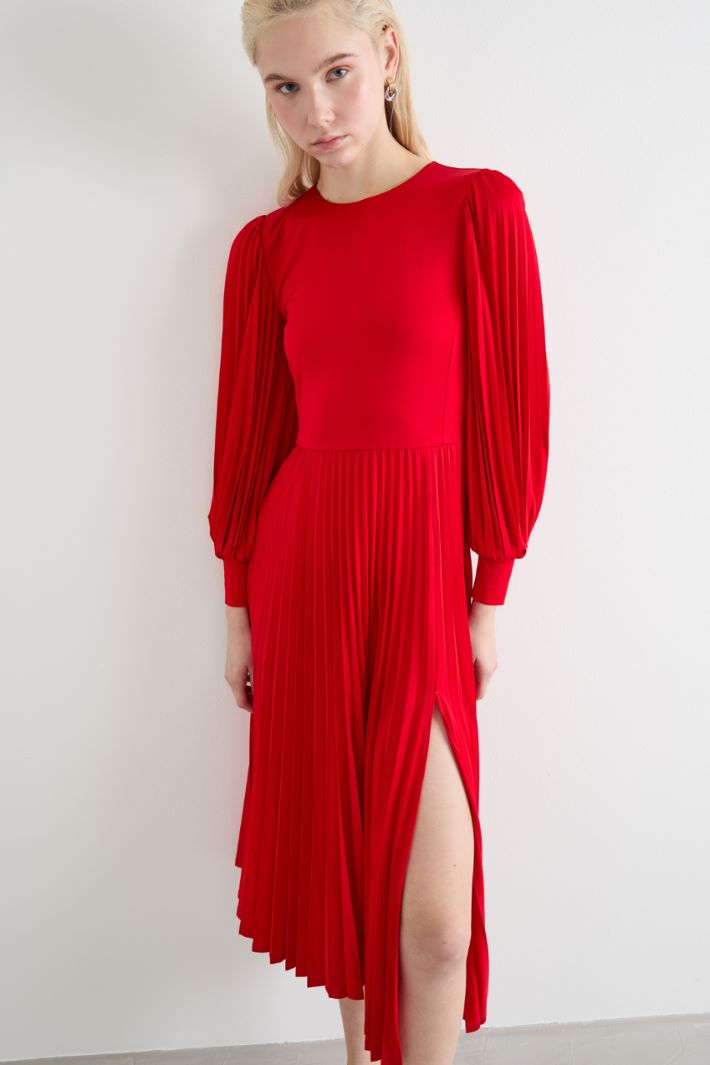 Dress with sunray-pleated sleeves Intrend - 2