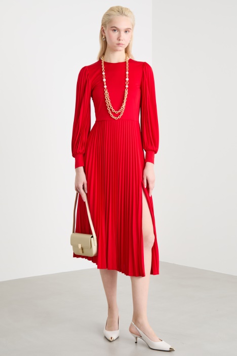 Dress with sunray-pleated sleeves Intrend