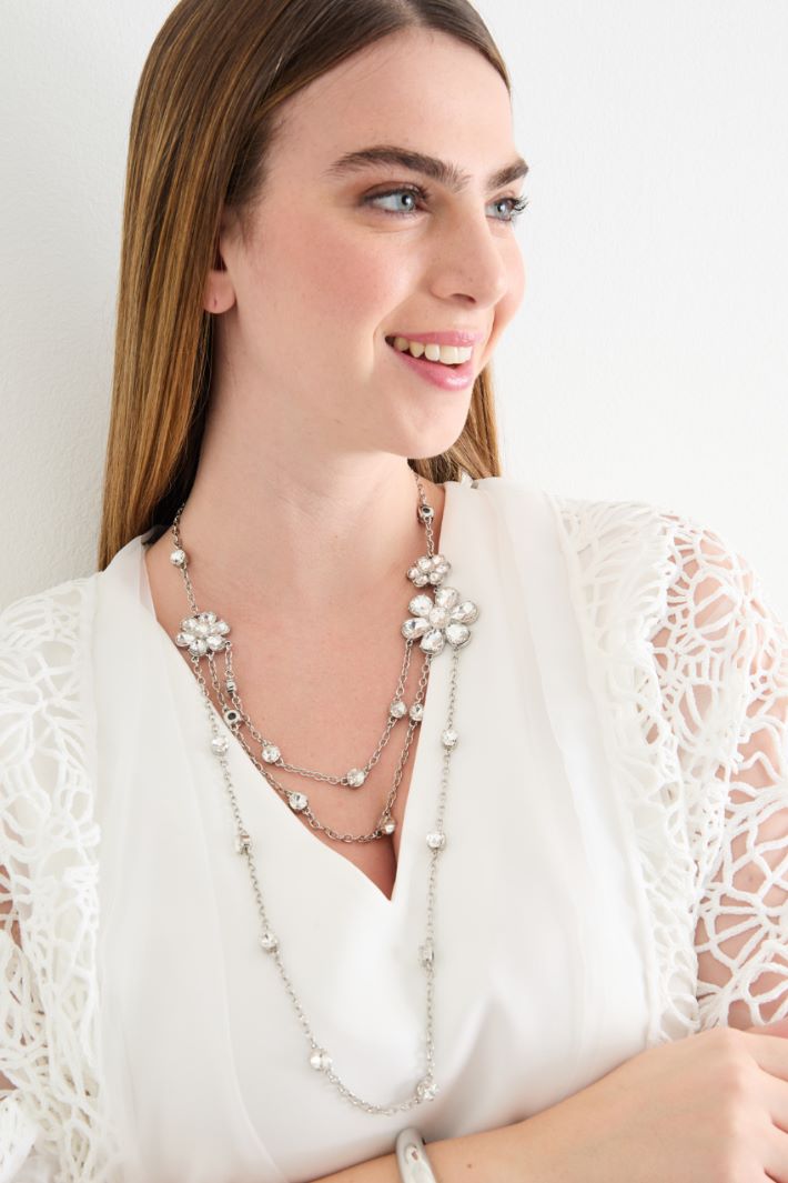 Long necklace with crystal flowers Intrend - 3