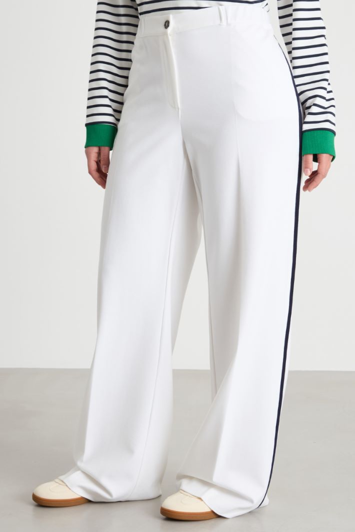 Wide-leg trousers with contrast side stripes Intrend - 2