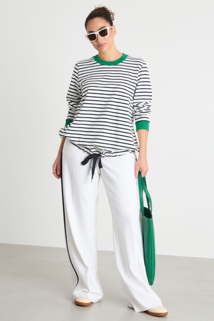 Wide-leg trousers with contrast side stripes Intrend