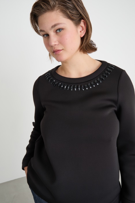 Sudadera con pedrería