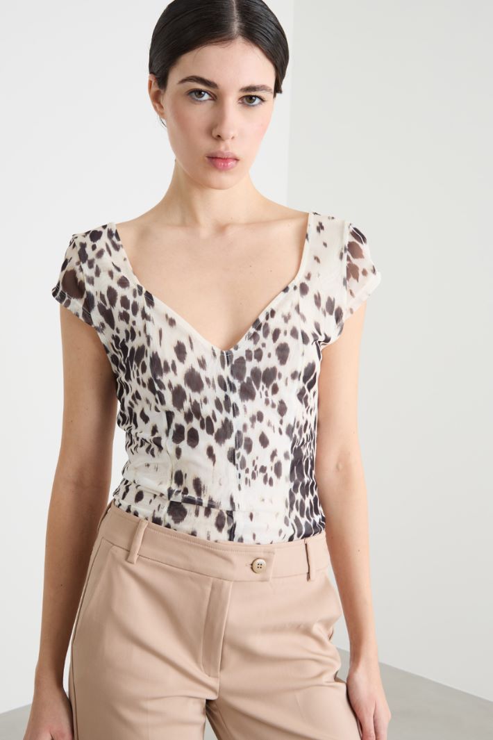 Geometric-Neck Printed Tulle Top Intrend - 2