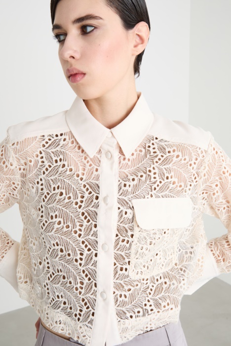 Camicia crop in tulle ricamato