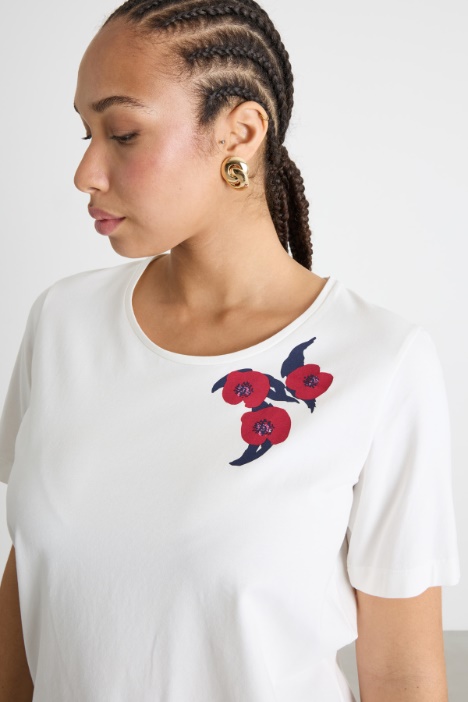 Camiseta de punto estampado con bordados
