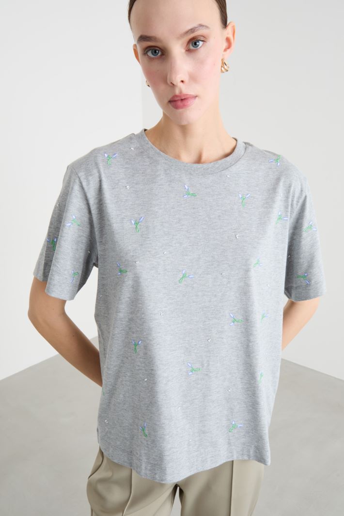 Embroidered T-shirt Intrend - 3