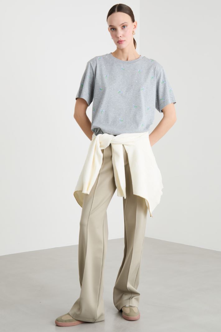 Embroidered T-shirt Intrend