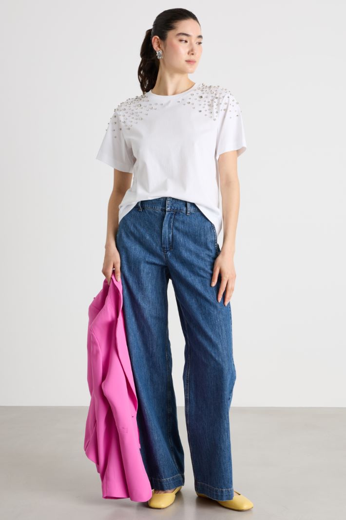 Embroidered T-shirt Intrend