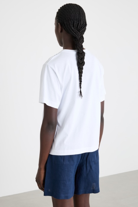 T-shirt con ricami