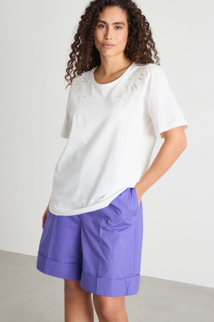 Embroidered T-shirt Intrend - 2