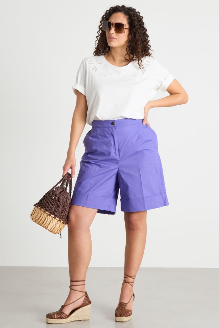 Embroidered T-shirt Intrend