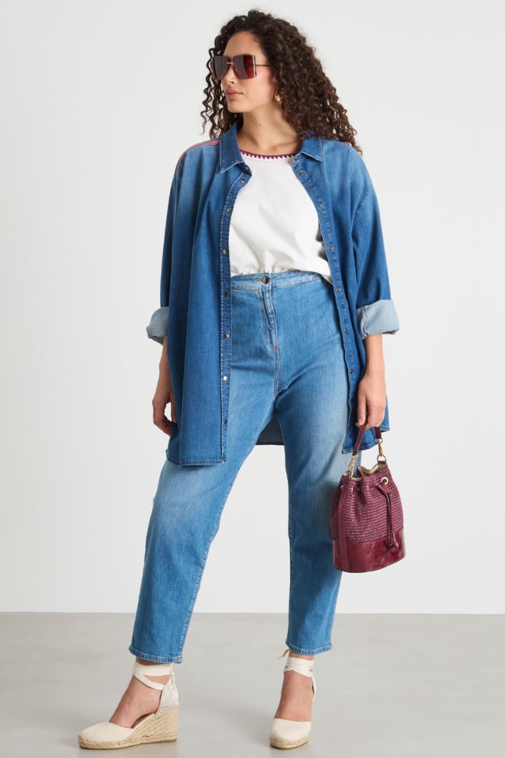 Embroidered T-shirt Intrend