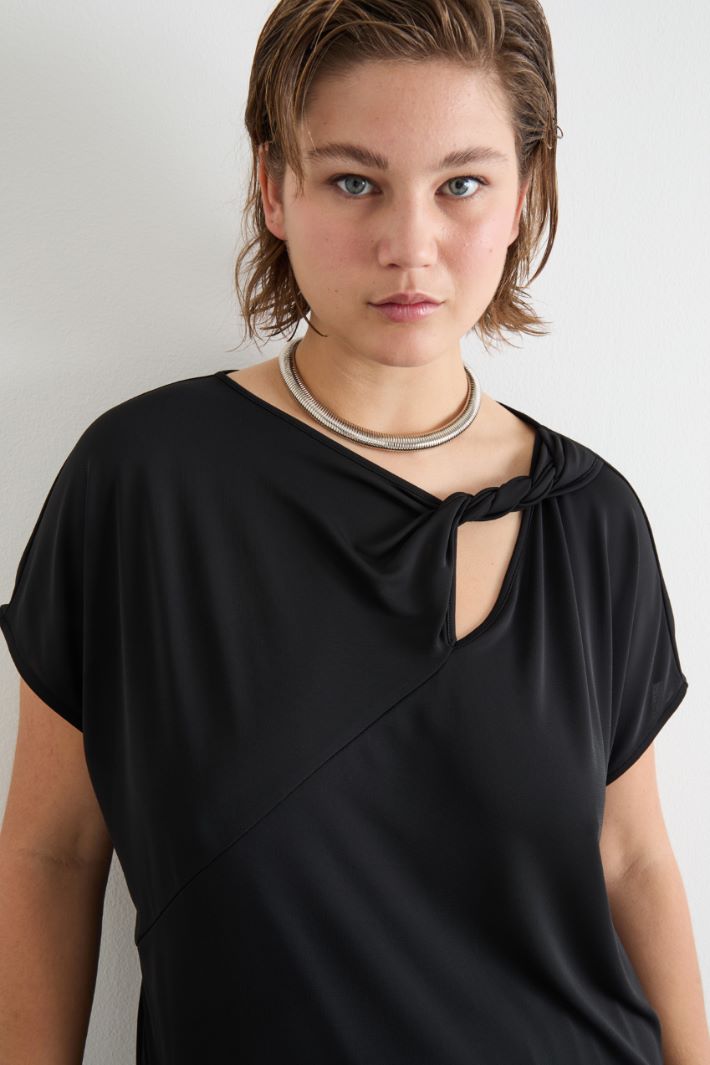 Jersey T-shirt with twist detail Intrend - 3