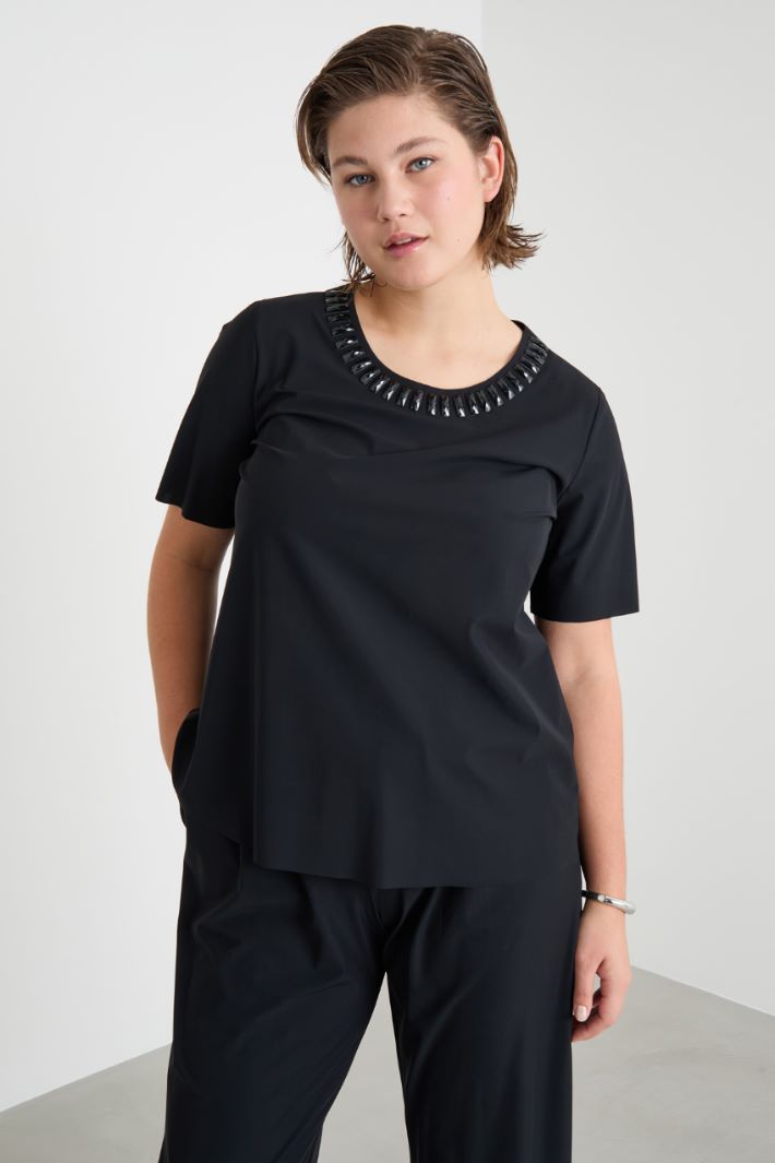 Embroidered T-shirt Intrend - 2