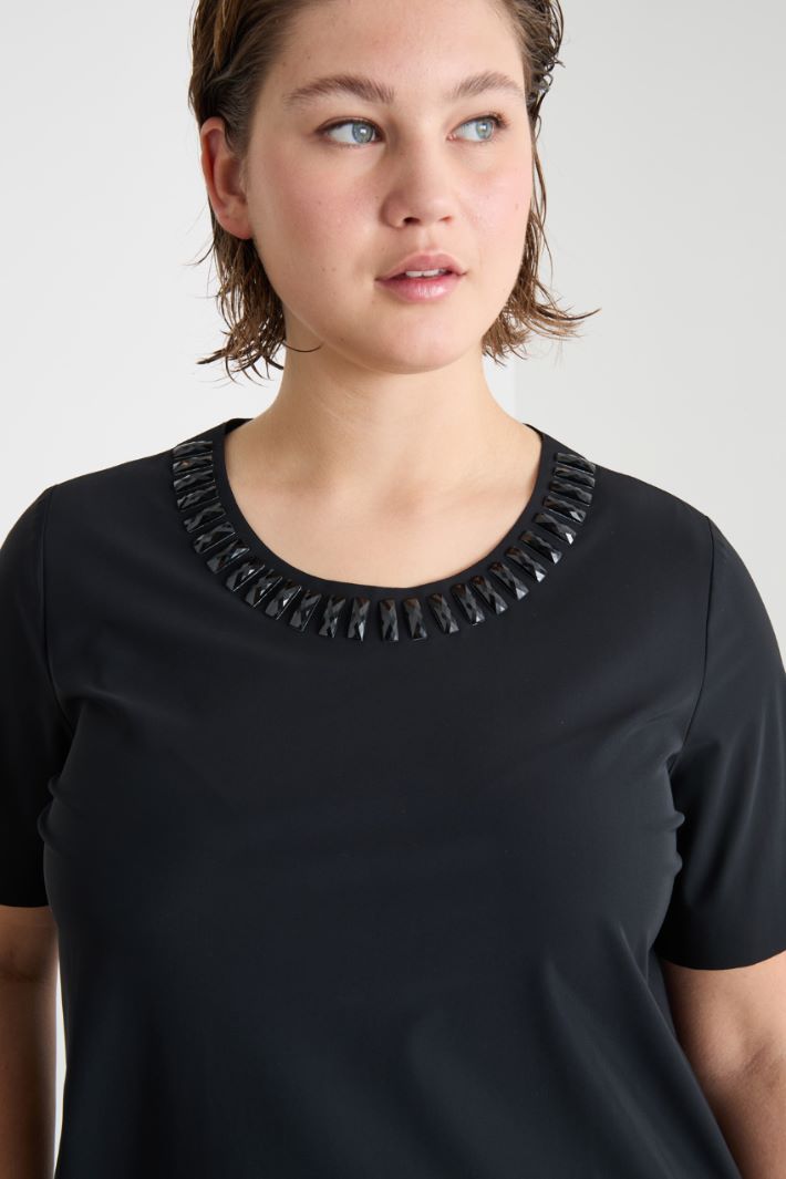 Embroidered T-shirt Intrend - 3