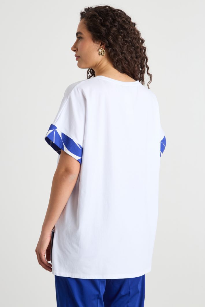 T-shirt with printed inserts Intrend - 4